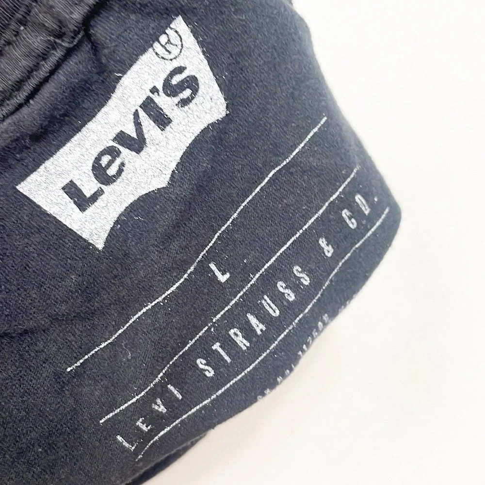Levi's black/red short sleeve t-shirt